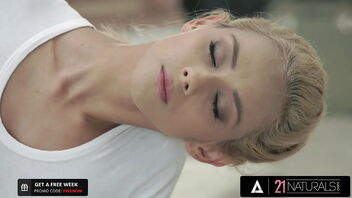 Veronica Leal's sensuous cowgirl ride on a hard cock